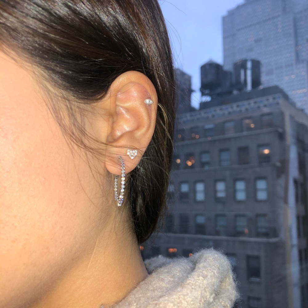 Diamond studs - Picture 3 of 3